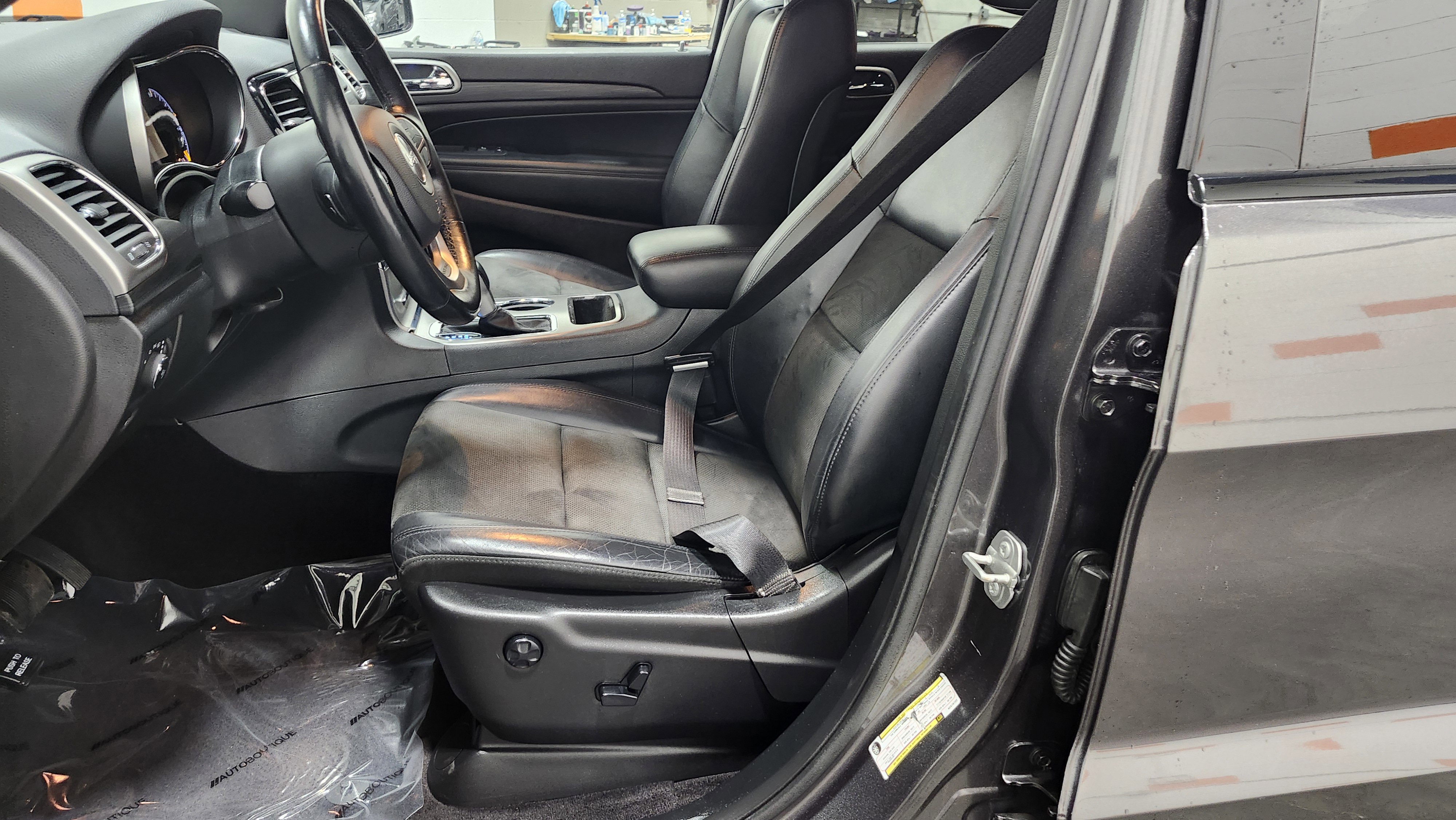 Used 2019 Jeep Grand Cherokee Altitude image 22
