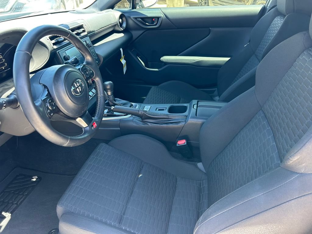 Used 2023 Toyota GR86 RWD image 11