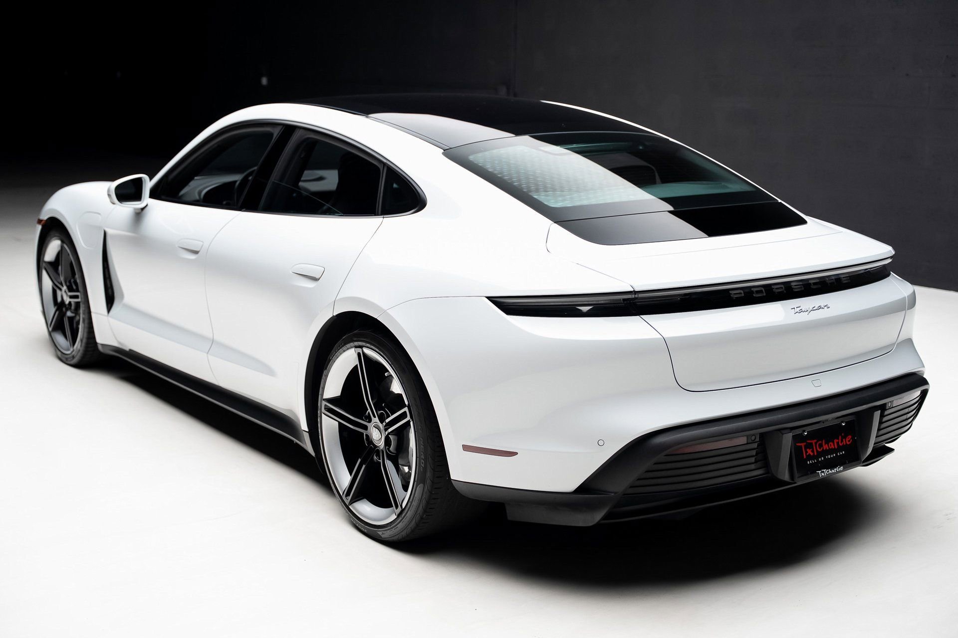 Used 2022 Porsche Taycan image 23