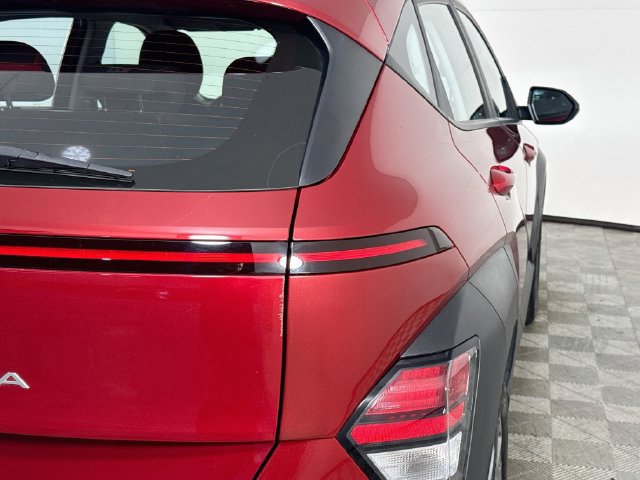 Used 2025 Hyundai Kona SE FWD image 33