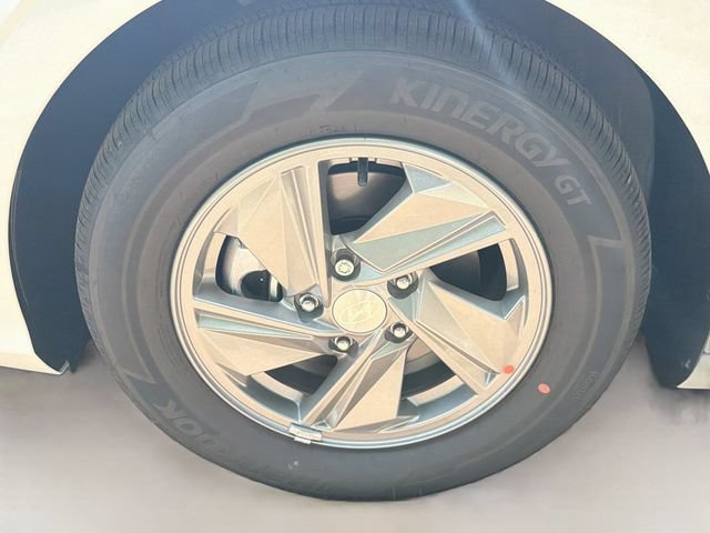 New 2026 Hyundai Elantra SE FWD image 30