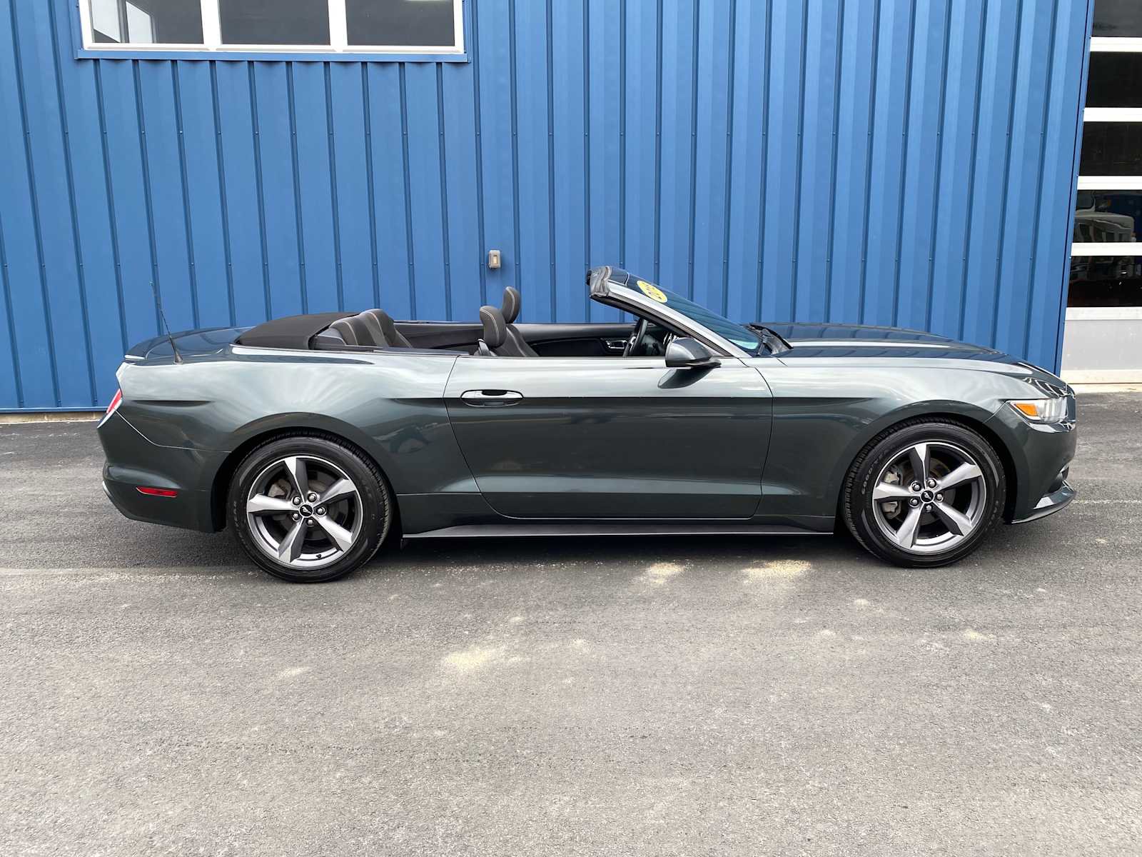 Used 2015 Ford Mustang Convertible image 13