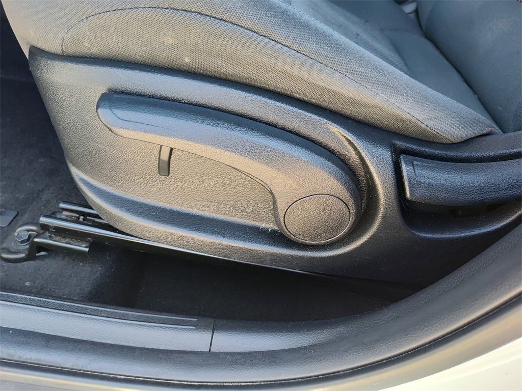 Used 2023 Kia Seltos LX image 23