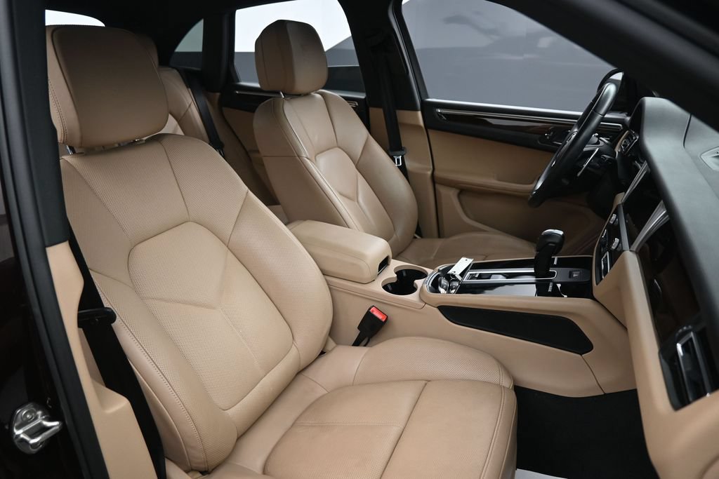 Used 2023 Porsche Macan S AWD/4WD image 11