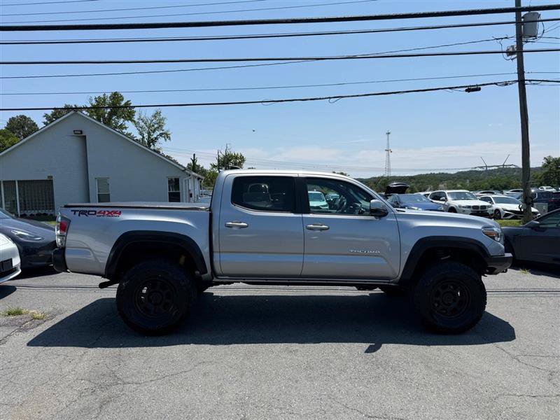 Used 2020 Toyota Tacoma TRD Off-Road AWD/4WD image 7