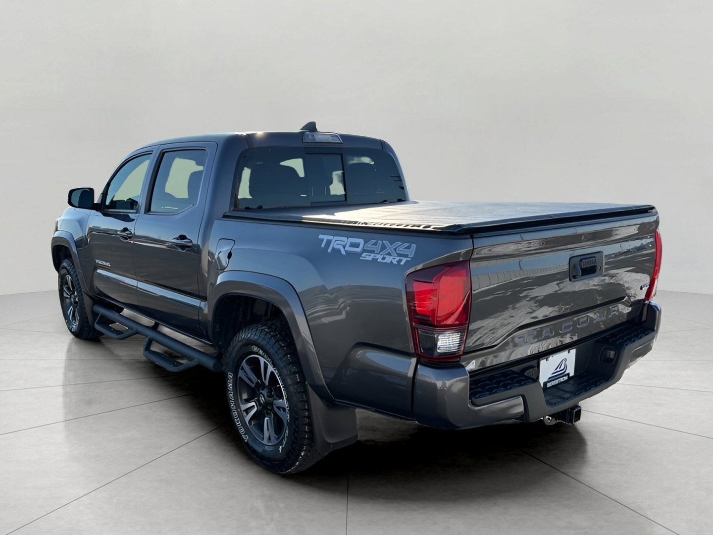 Used 2018 Toyota Tacoma TRD Sport image 6