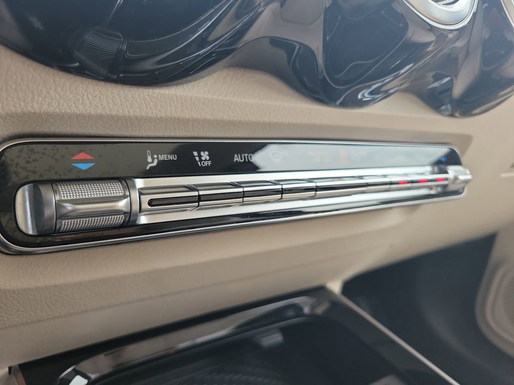 Used 2023 Mercedes-Benz GLB 250 image 33