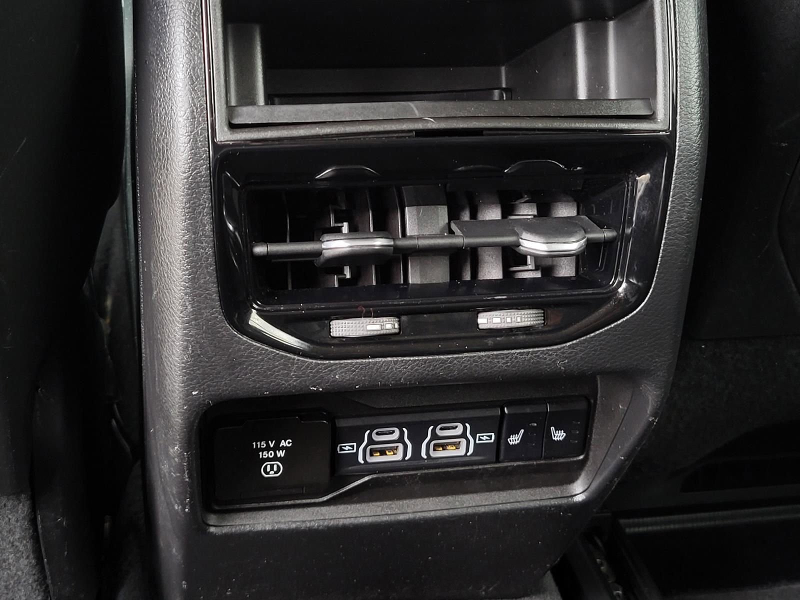 Used 2023 Jeep Grand Cherokee Limited w/ Black Appearance Package image 13