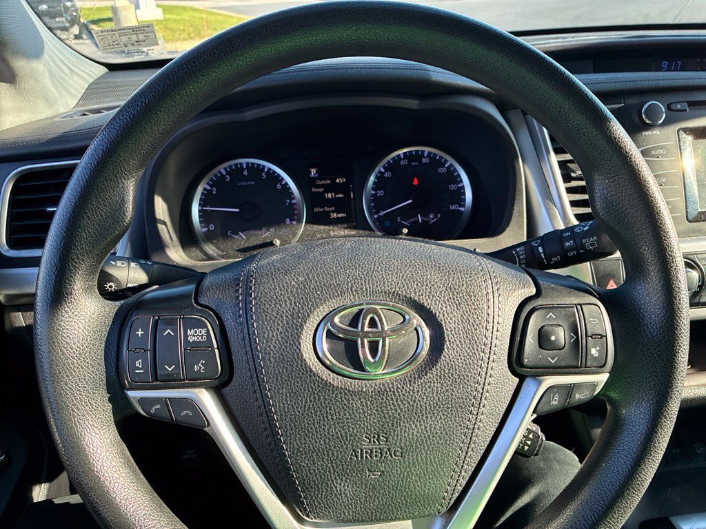 Used 2019 Toyota Highlander LE AWD/4WD image 36