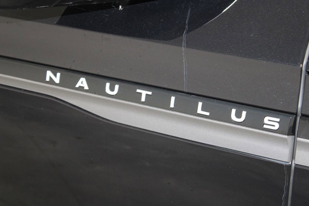 New 2026 Lincoln Nautilus Premier w/ Jet Appearance Package AWD/4WD image 11