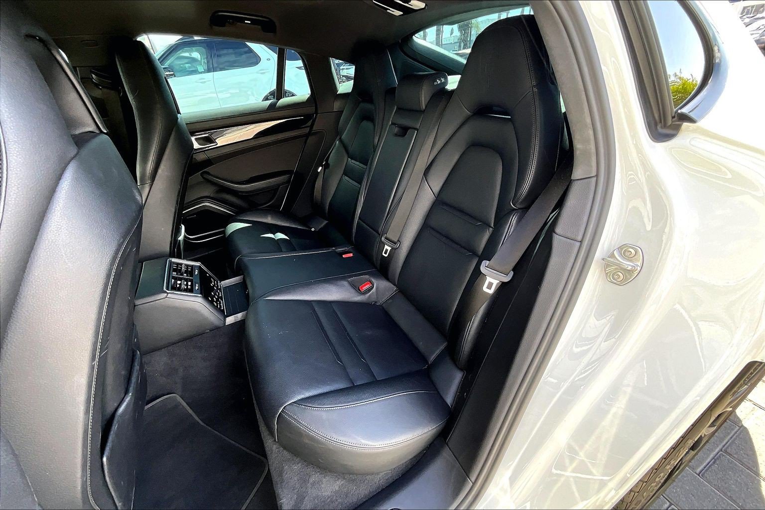 Used 2023 Porsche Panamera image 26