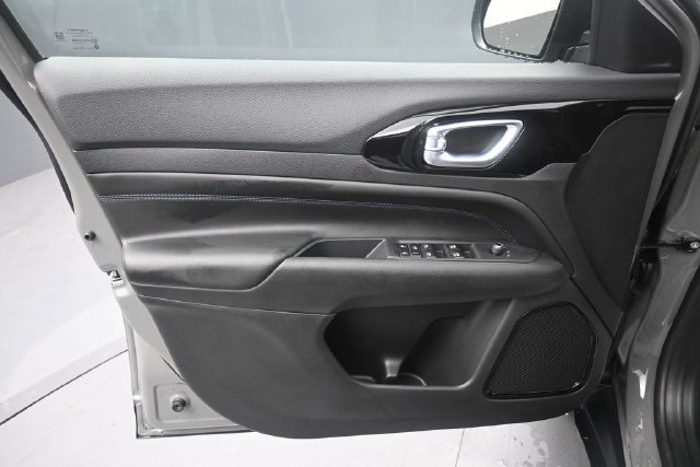 New 2027 Jeep Compass Latitude AWD/4WD image 15