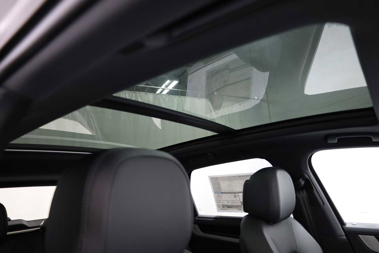 Certified 2024 Porsche Cayenne image 15
