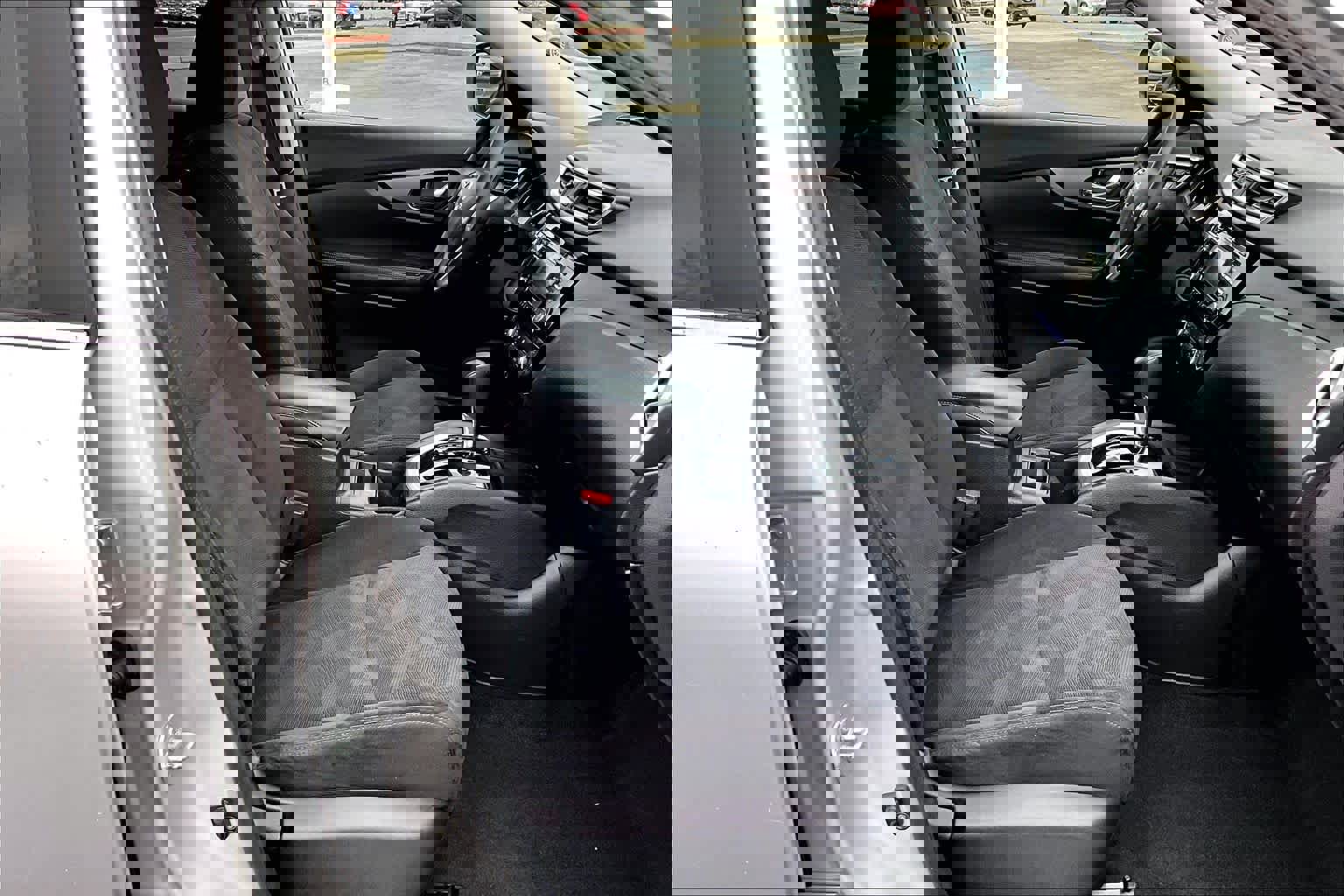 Used 2014 Nissan Rogue SV image 8