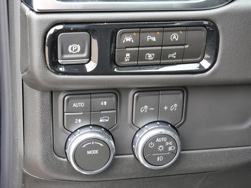 New 2026 GMC Yukon XL Denali w/ Sun & Power Step Package AWD/4WD image 46
