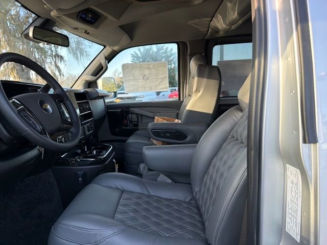 New 2025 Chevrolet Express 2500 Work Van 3D Extended Cargo Van w/ Driver Convenience Package image 19