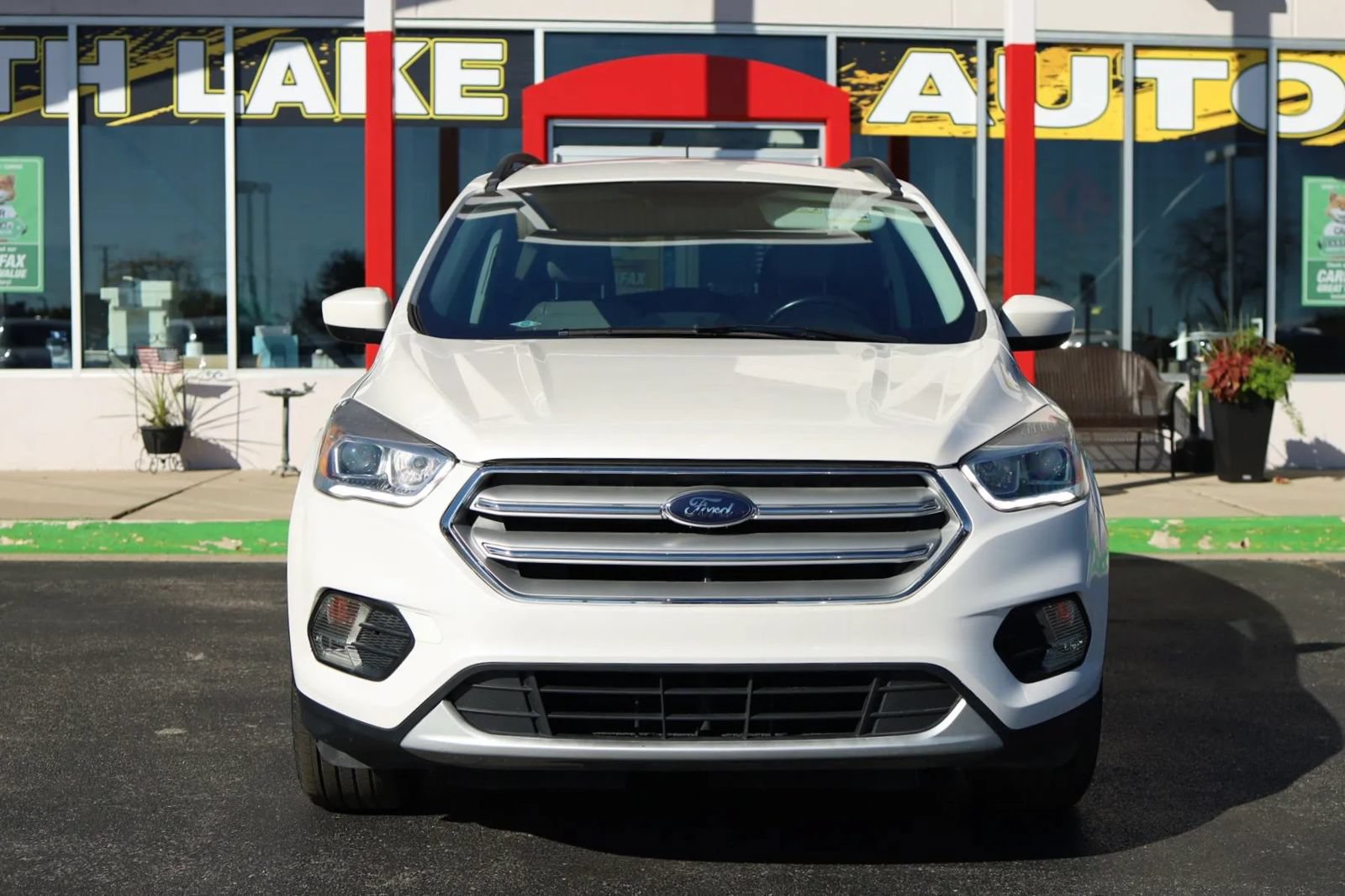 Used 2018 Ford Escape SEL AWD/4WD image 2