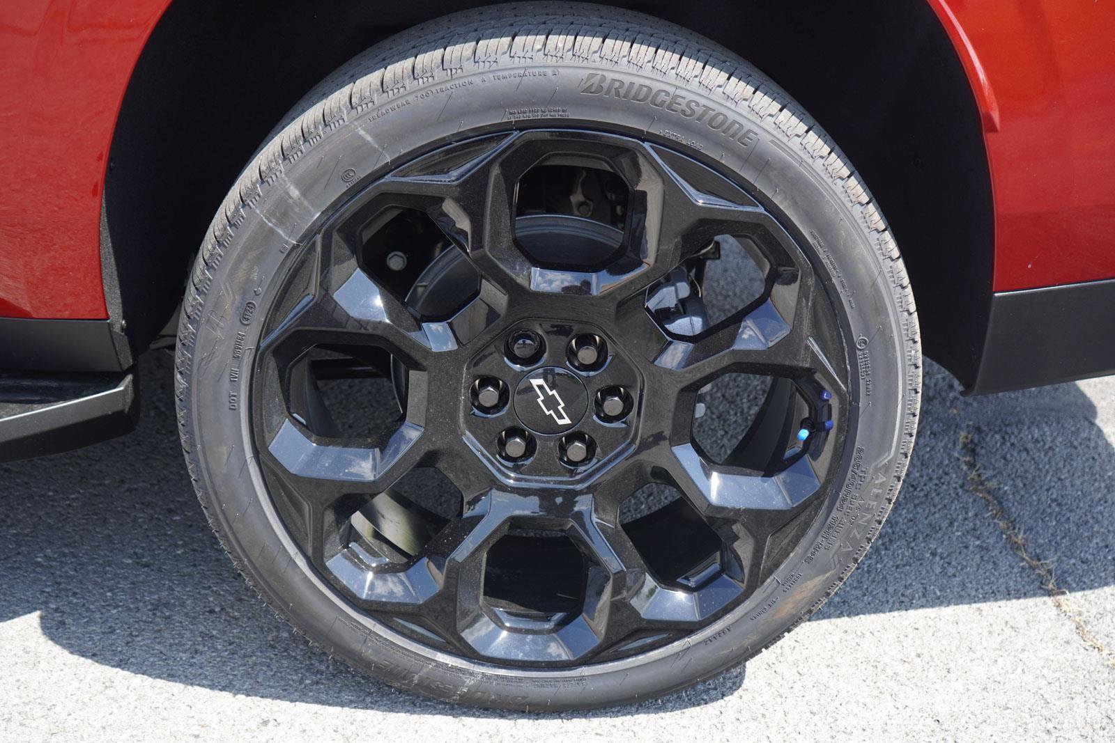 New 2025 Chevrolet Suburban Premier image 10