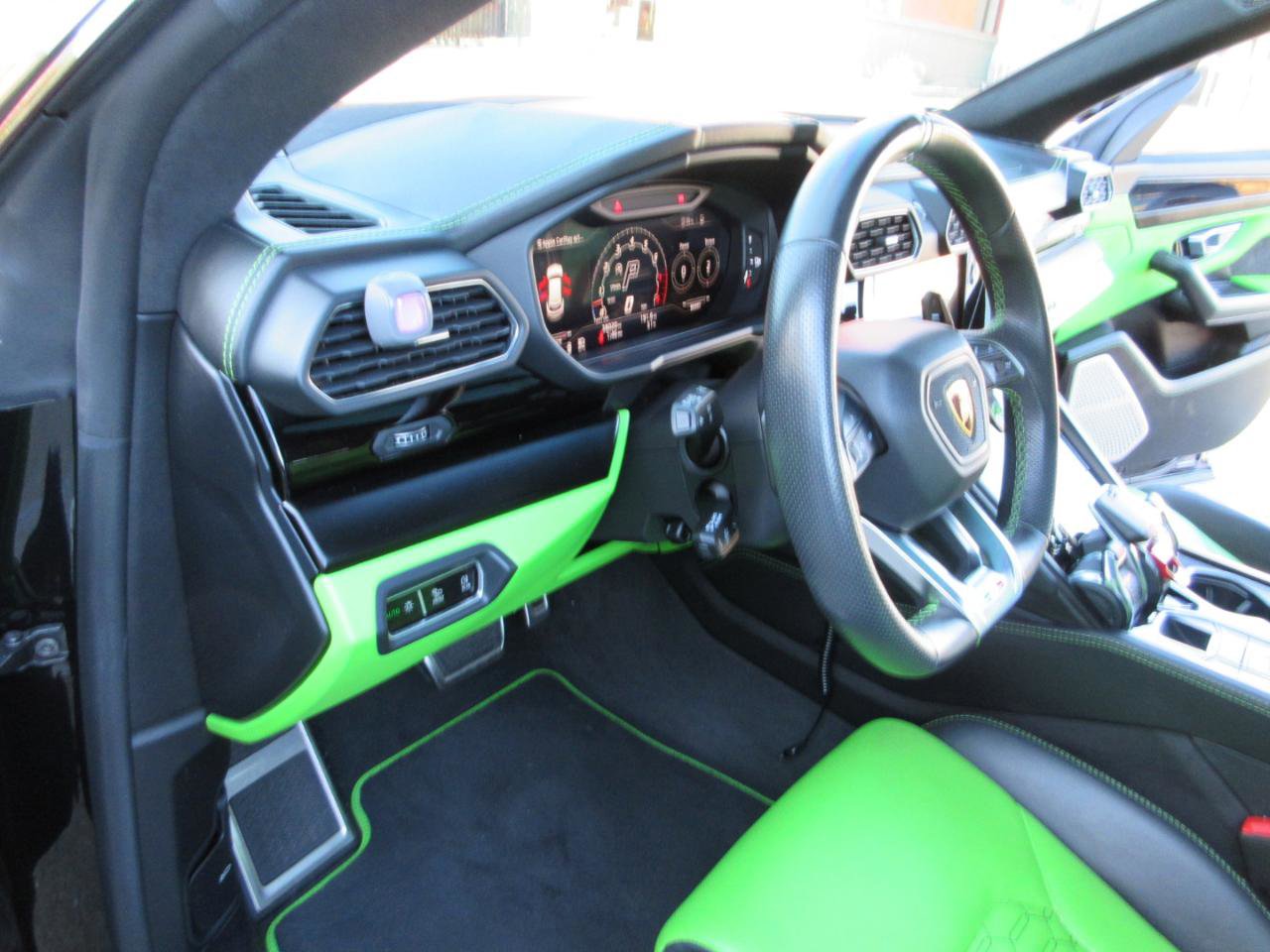 Used 2022 Lamborghini Urus image 9