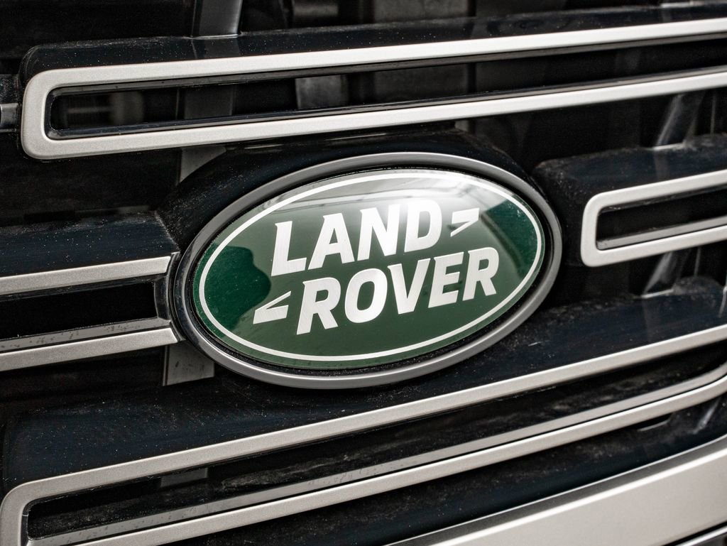 New 2026 Land Rover Range Rover Long Wheelbase SE AWD/4WD image 17