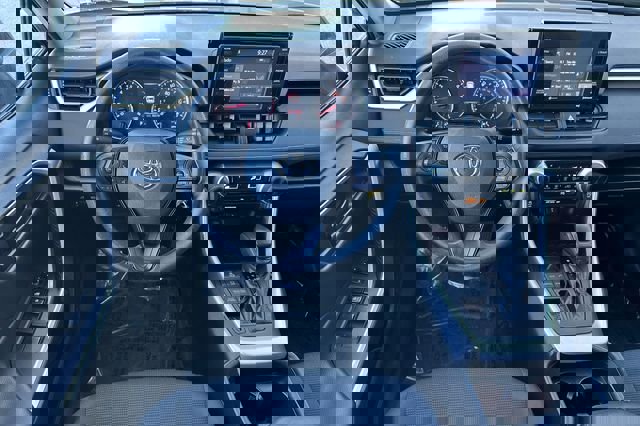 Used 2020 Toyota RAV4 LE w/ All Weather Liner Package image 16