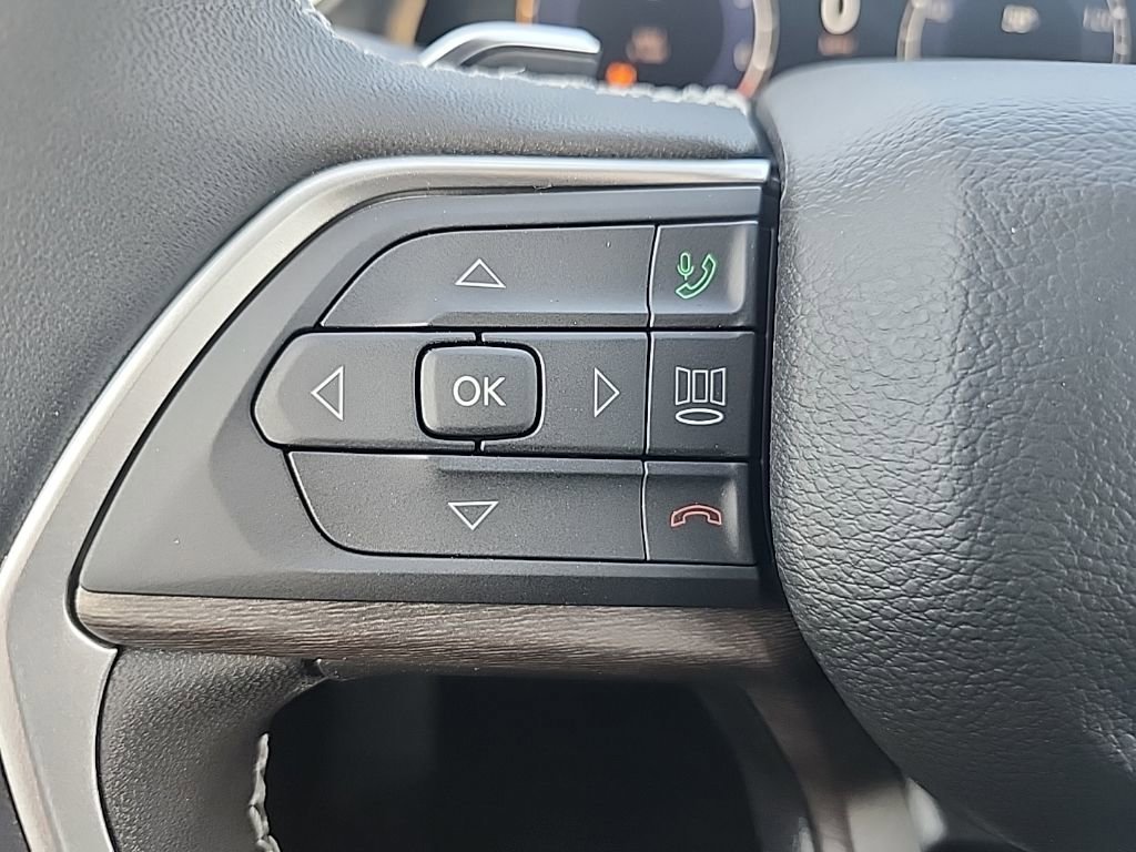 New 2025 Jeep Grand Cherokee L Limited w/ Black Appearance Package image 31