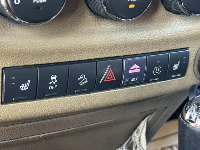 Used 2013 Jeep Wrangler Unlimited Sahara w/ Dual Top Group image 28