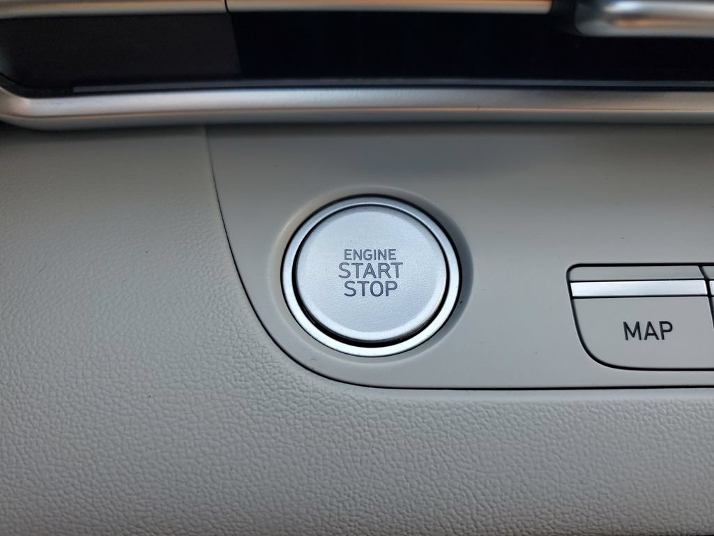 Used 2021 Hyundai Elantra Limited FWD image 24