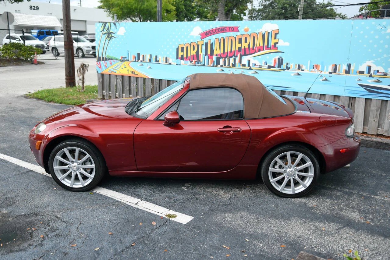 Used 2006 MAZDA MX-5 Miata Grand Touring w/ Premium Pkg RWD image 7