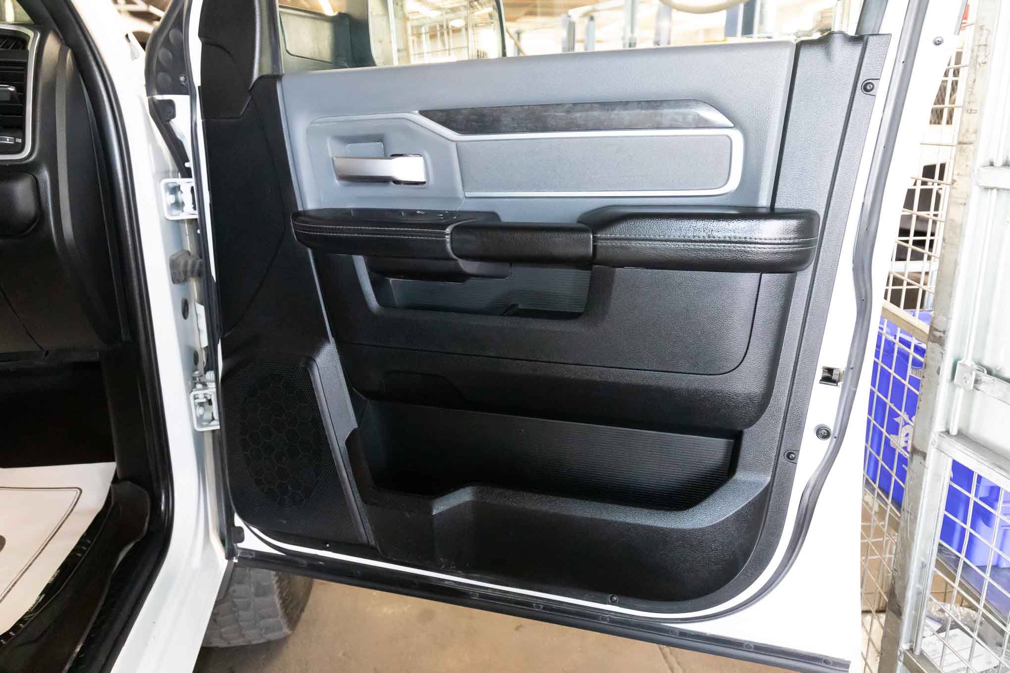 Used 2021 RAM 3500 Big Horn w/ Level 1 Equipment Group AWD/4WD image 17