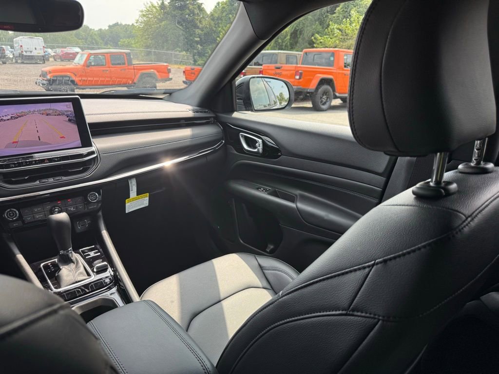 New 2025 Jeep Compass Limited w/ Sun & Sound Group image 24