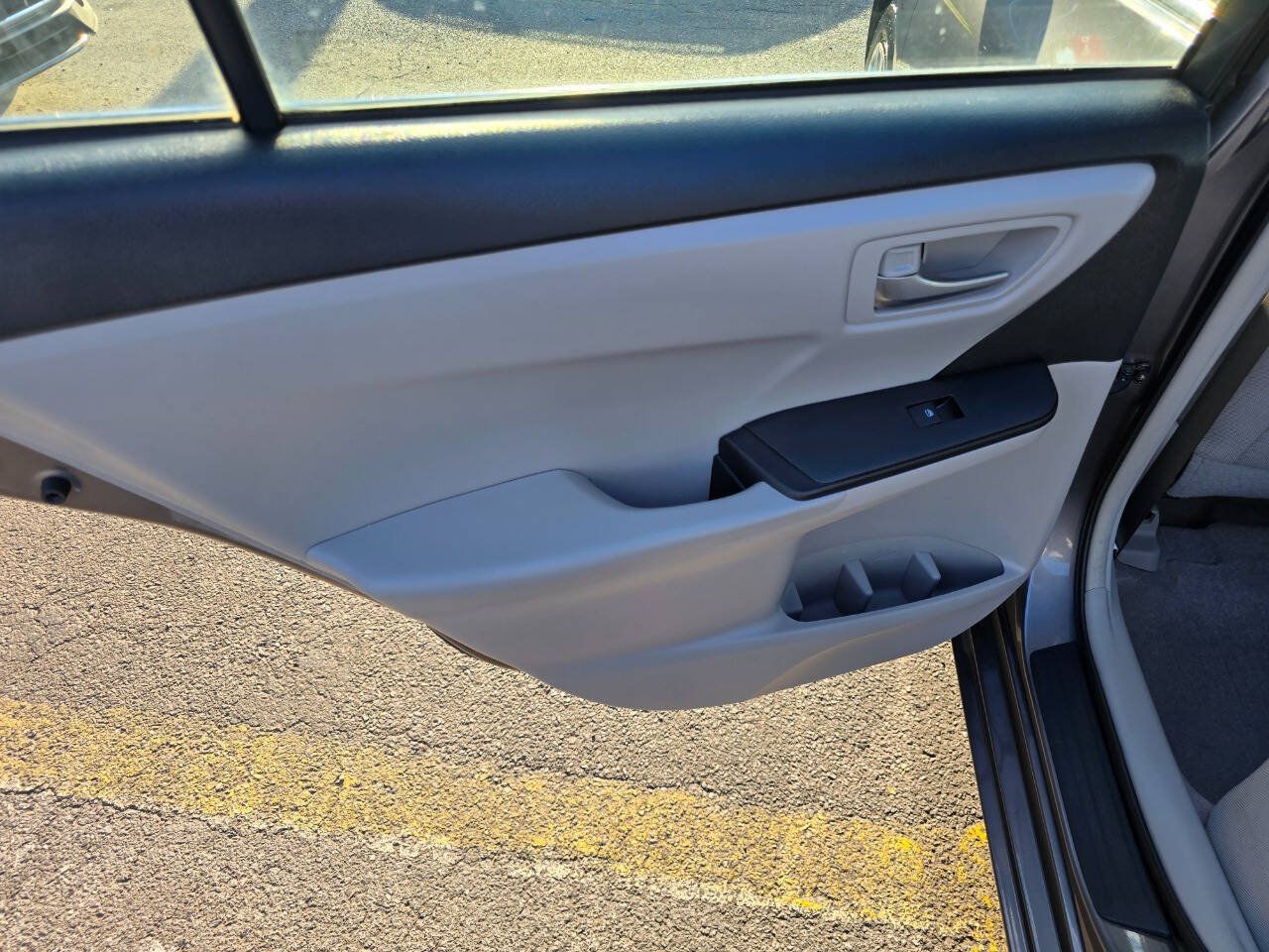 Used 2016 Toyota Camry LE FWD image 24