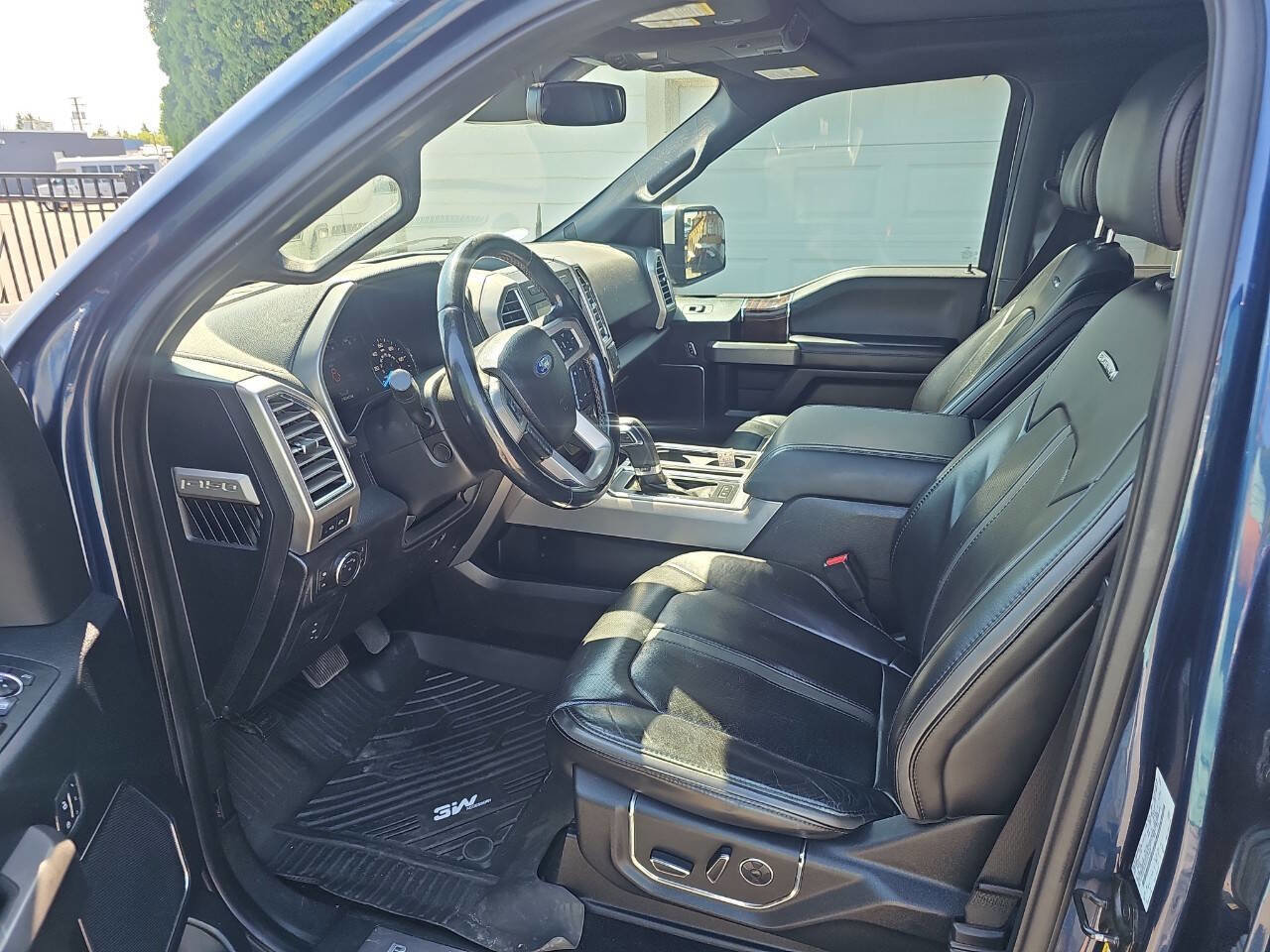 Used 2017 Ford F150 Platinum w/ Equipment Group 701A Luxury image 7