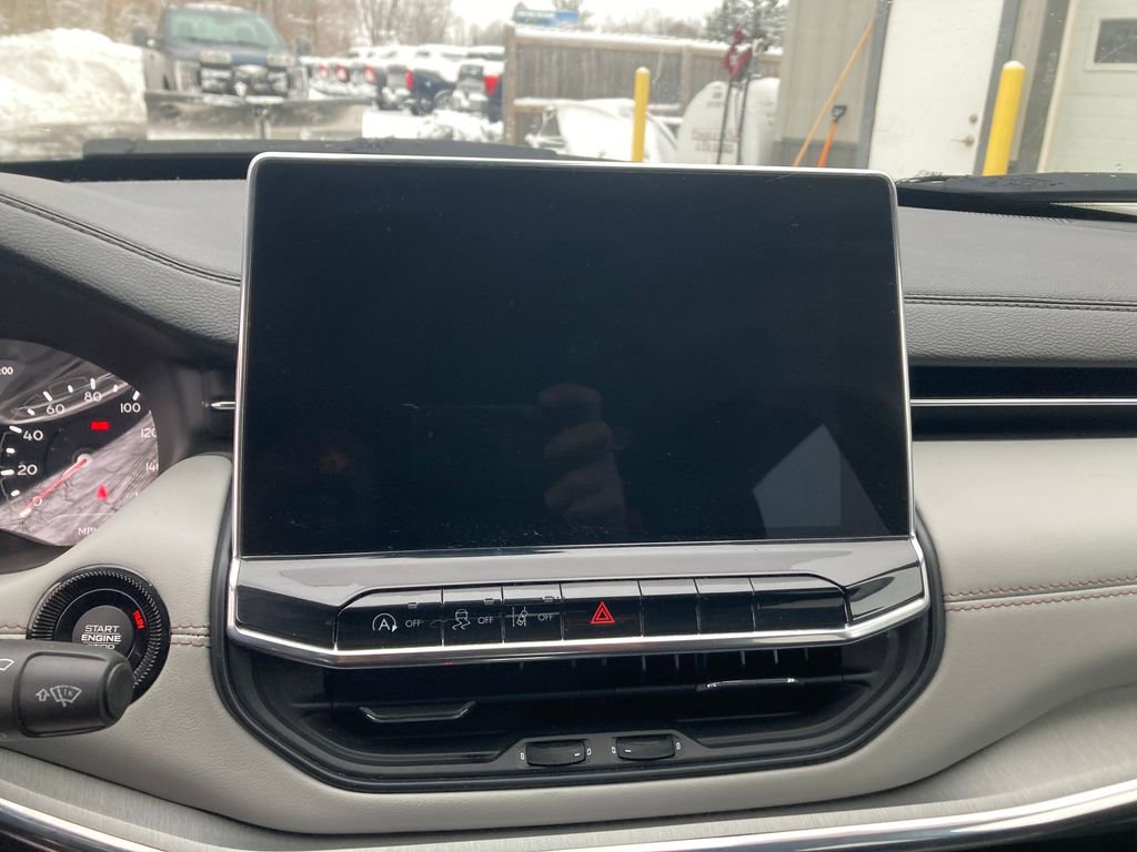 Used 2022 Jeep Compass Limited image 23