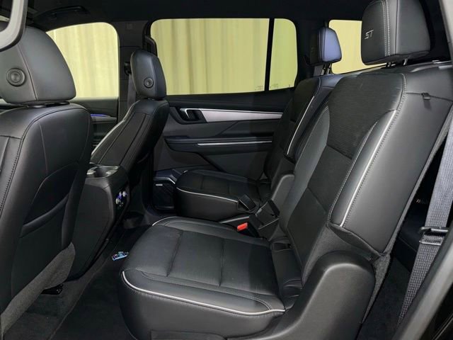 Used 2025 Buick Enclave Sport Touring AWD/4WD image 17