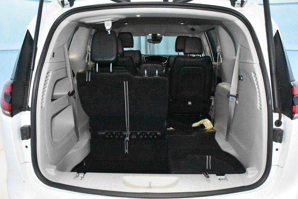Used 2024 Chrysler Pacifica Touring-L image 30
