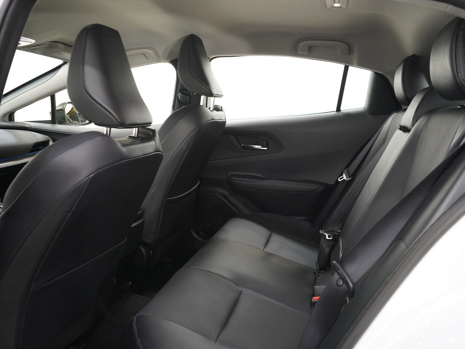 Used 2024 Toyota Prius XLE AWD/4WD image 19