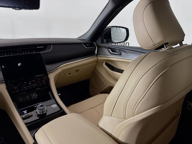 New 2025 Jeep Grand Cherokee L Limited w/ Luxury Tech Group II image 23