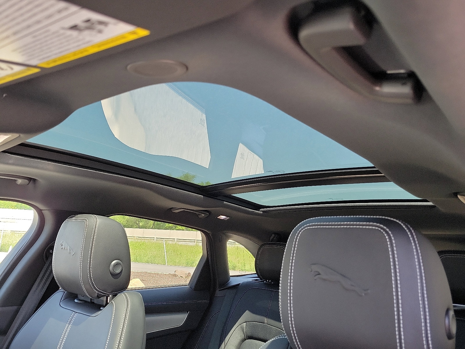 Used 2025 Jaguar F-PACE R-Dynamic S image 11