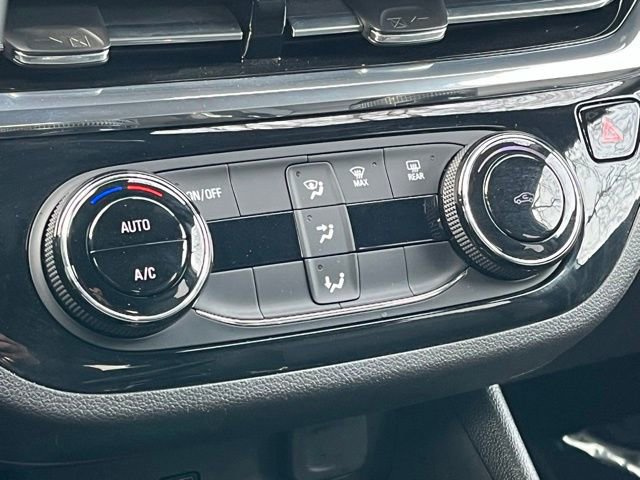 Used 2025 Buick Envista Sport Touring image 17