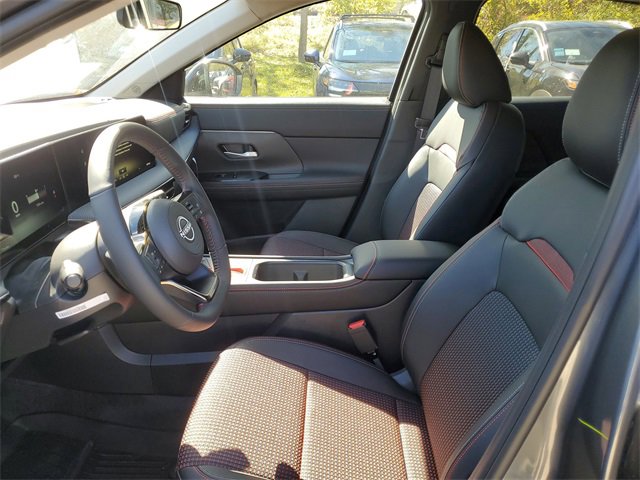 New 2026 Nissan Kicks SR w/ Cold Weather Package image 5