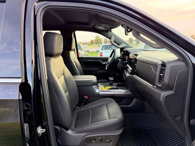 Certified 2023 Chevrolet Silverado 1500 LTZ w/ Z71 Off-Road Package AWD/4WD image 11