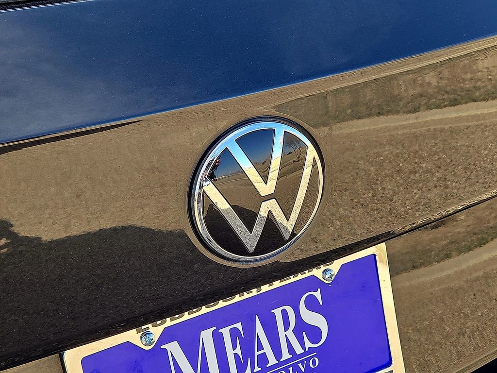 Used 2024 Volkswagen Taos SE image 11