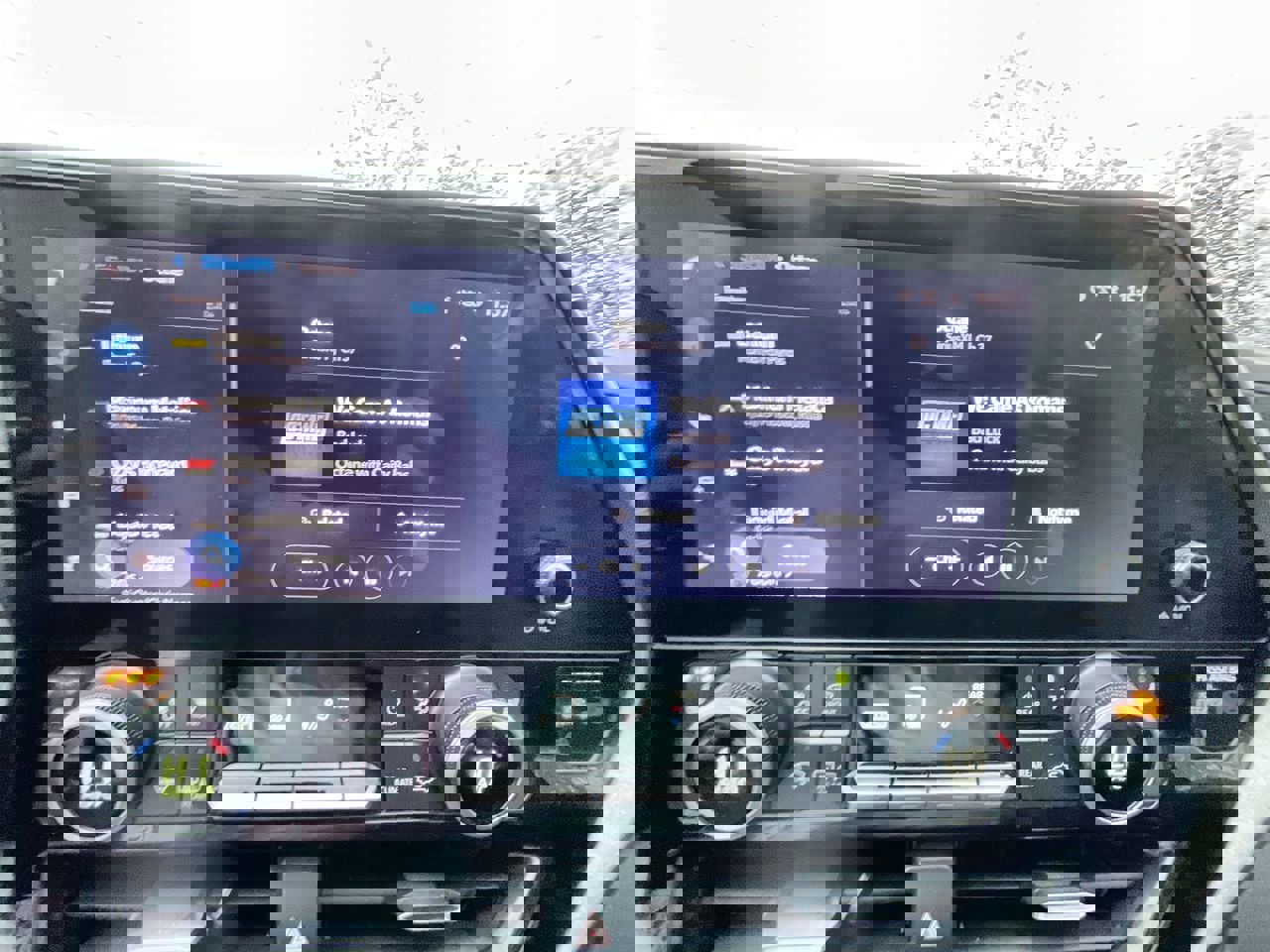 Used 2023 Toyota Highlander XLE image 13