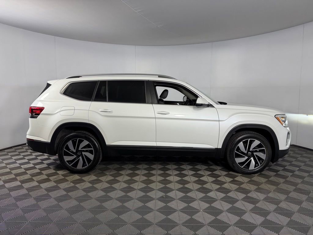 Used 2025 Volkswagen Atlas SEL AWD/4WD image 5