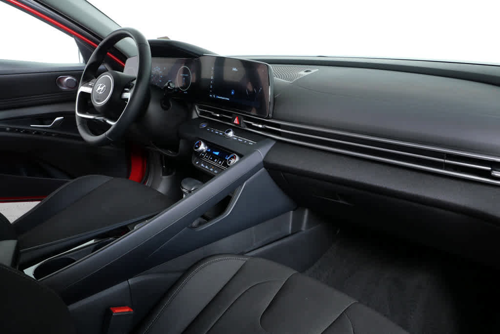 Certified 2023 Hyundai Elantra SEL w/ Convenience Package image 19