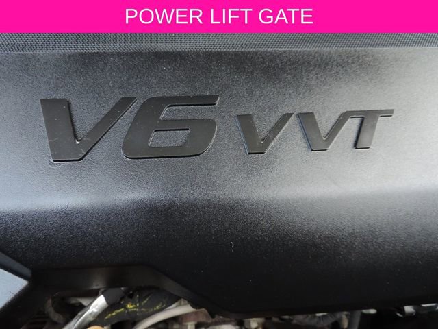 Used 2018 Chevrolet Traverse LT FWD image 17