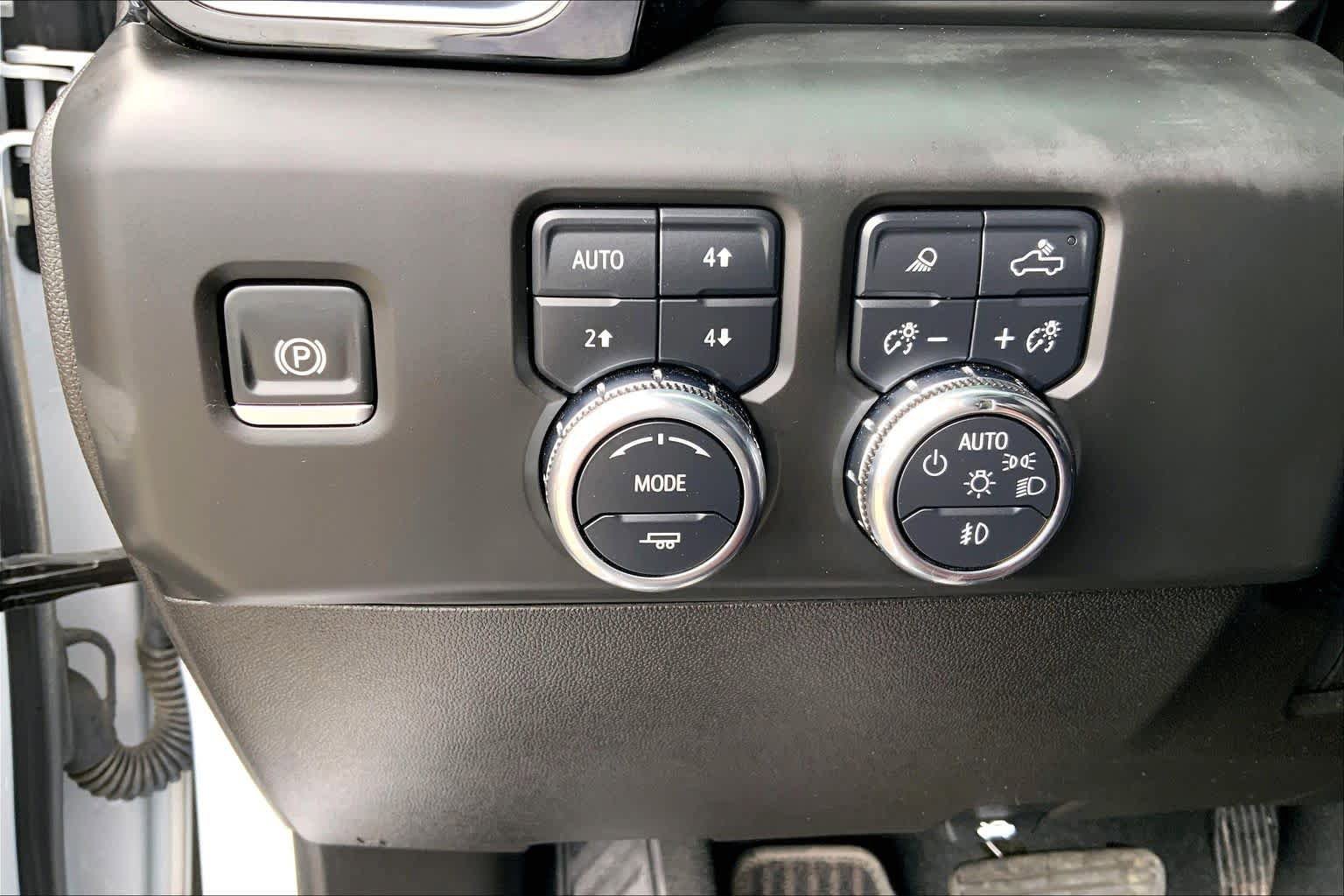 Used 2025 GMC Sierra 2500 Denali Ultimate image 33