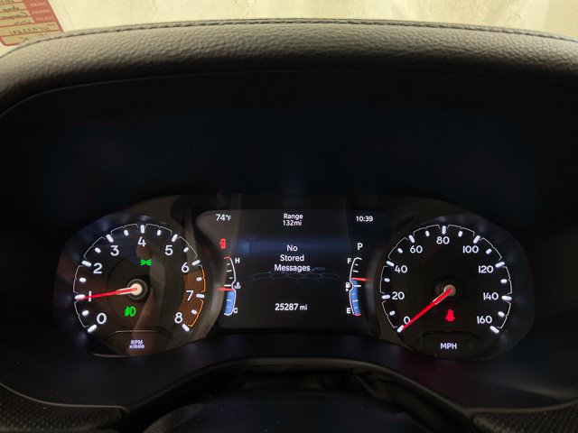 Used 2025 Jeep Compass Trailhawk AWD/4WD image 15