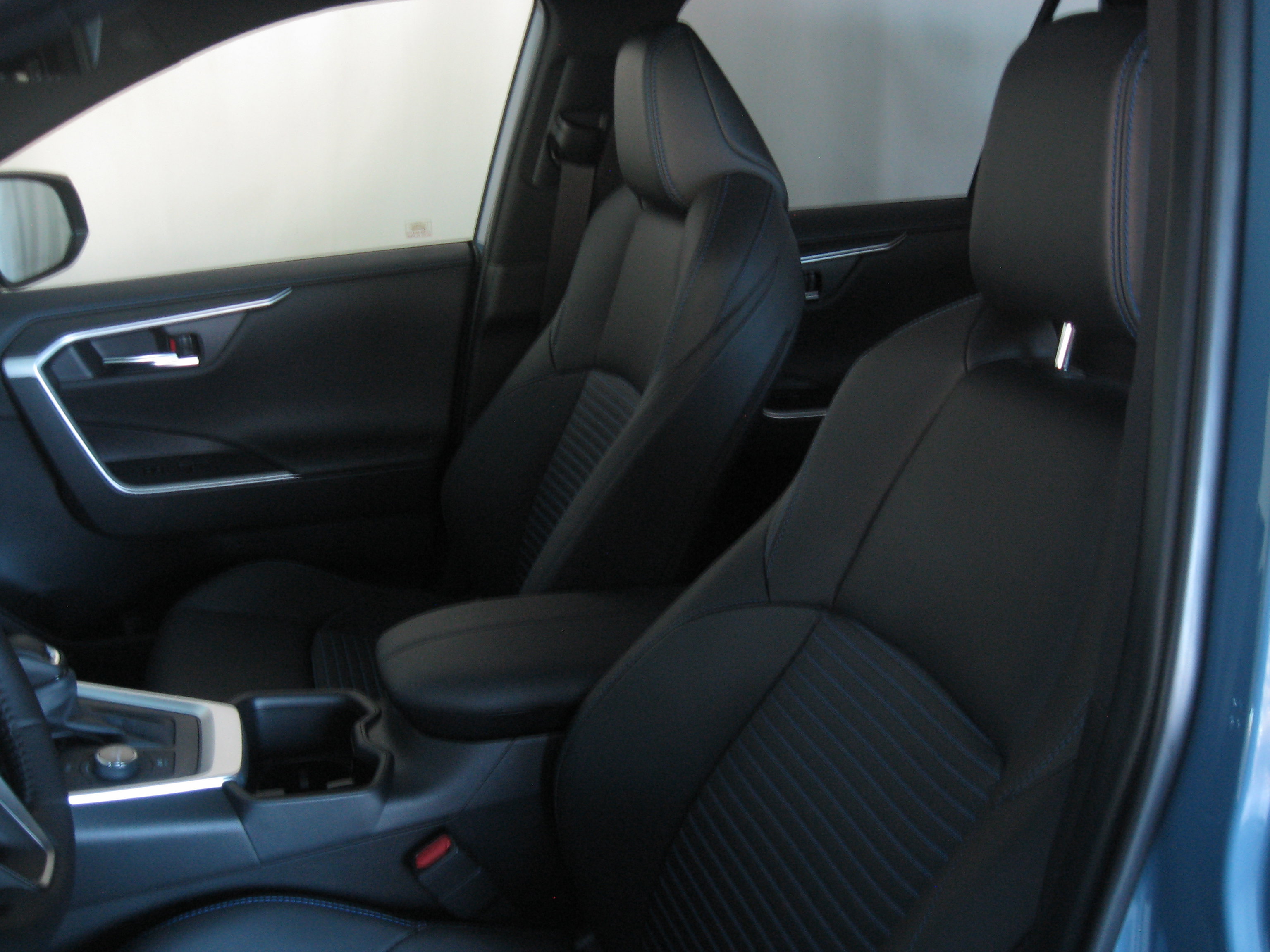 Used 2025 Toyota RAV4 XSE w/ Advanced Technology Package image 8